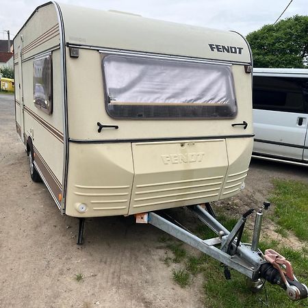Karavan Tachov  Bagian luar foto