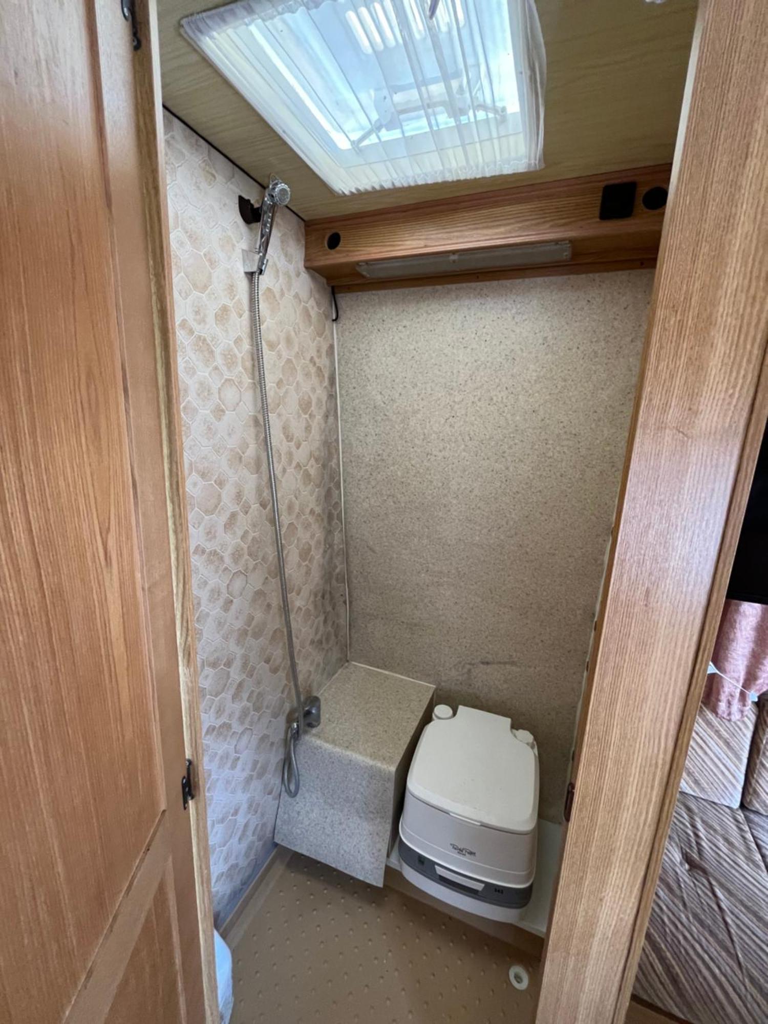 Karavan Tachov  Bagian luar foto